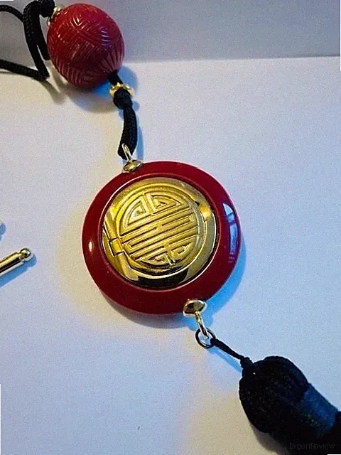 1978 Estee Lauder " TREASURE OF THE ORIENT" Solid Perfume Compact