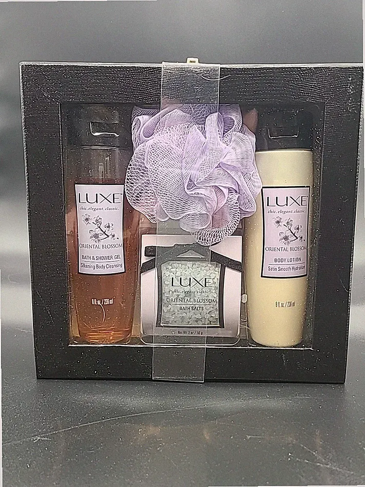 Luxe Oriental Blossom Fragrance Luxury Bath & Body Set For Women in a Case 2008